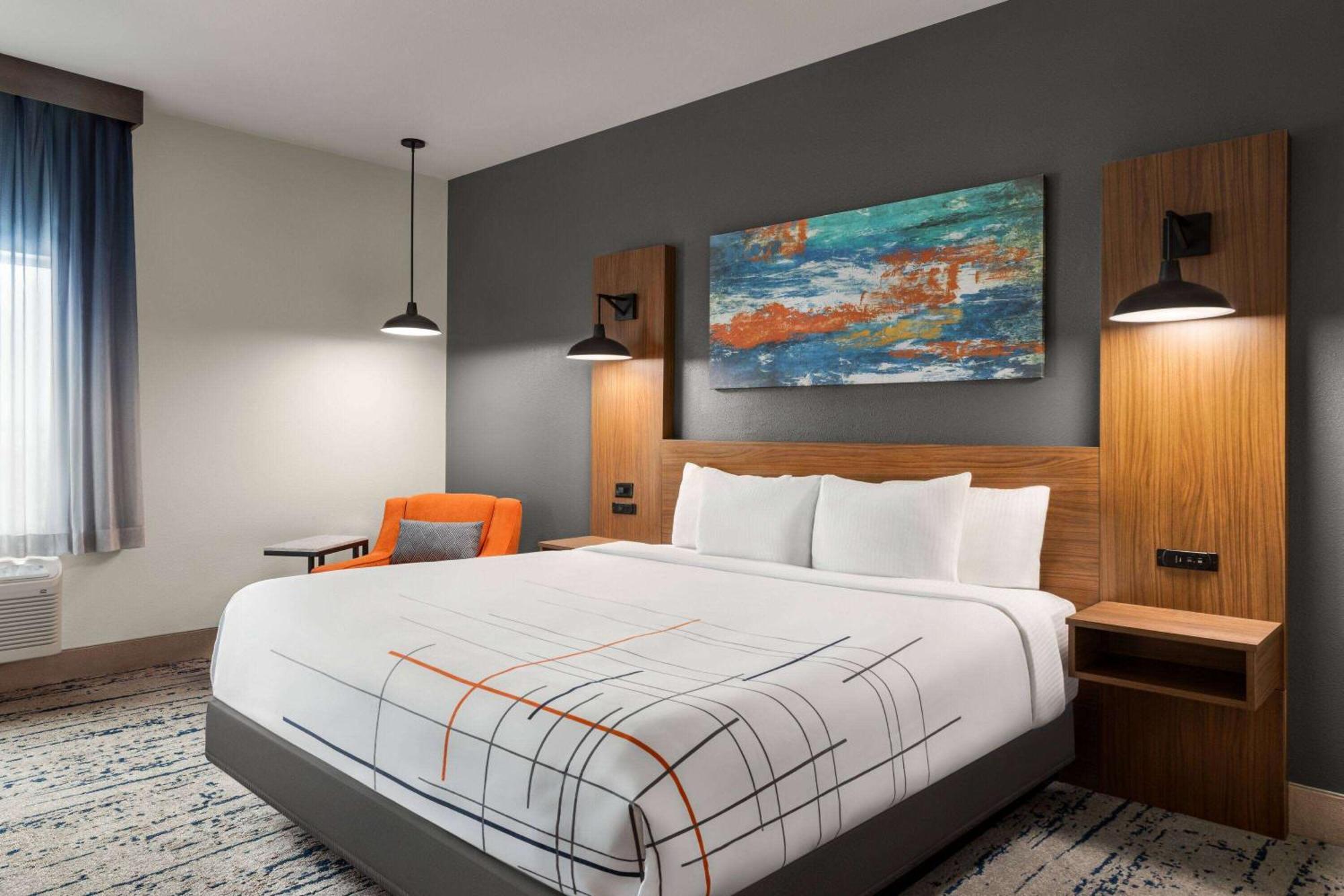 La Quinta Inn & Suites By Wyndham Austin South Bagian luar foto